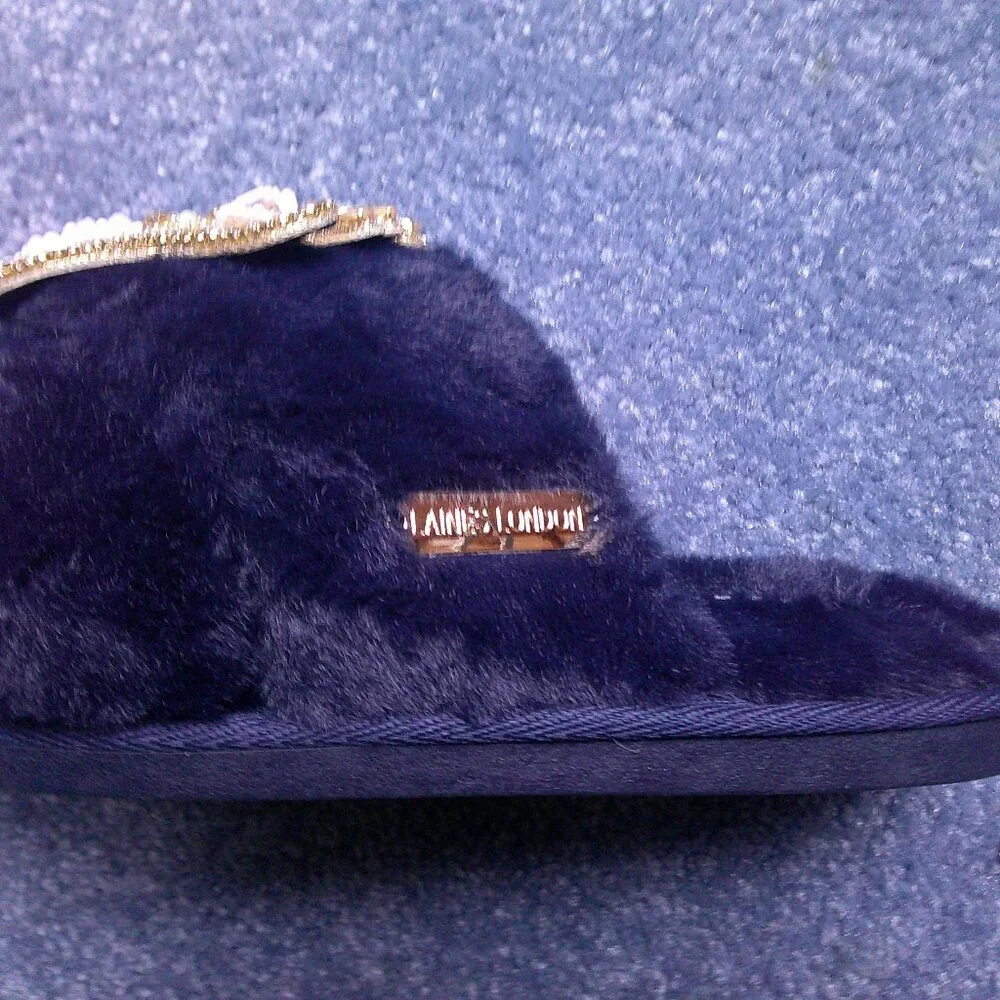 NWOT Laines Slippers w/ "Sandy The Corgi" & "Royal Crown" Brooches Size Small - Picture 6 of 6